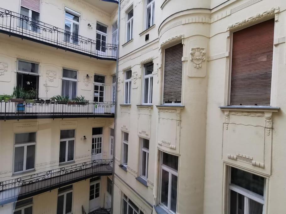 Luxury Apartment Near Astoria With Ac Boedapest Buitenkant foto