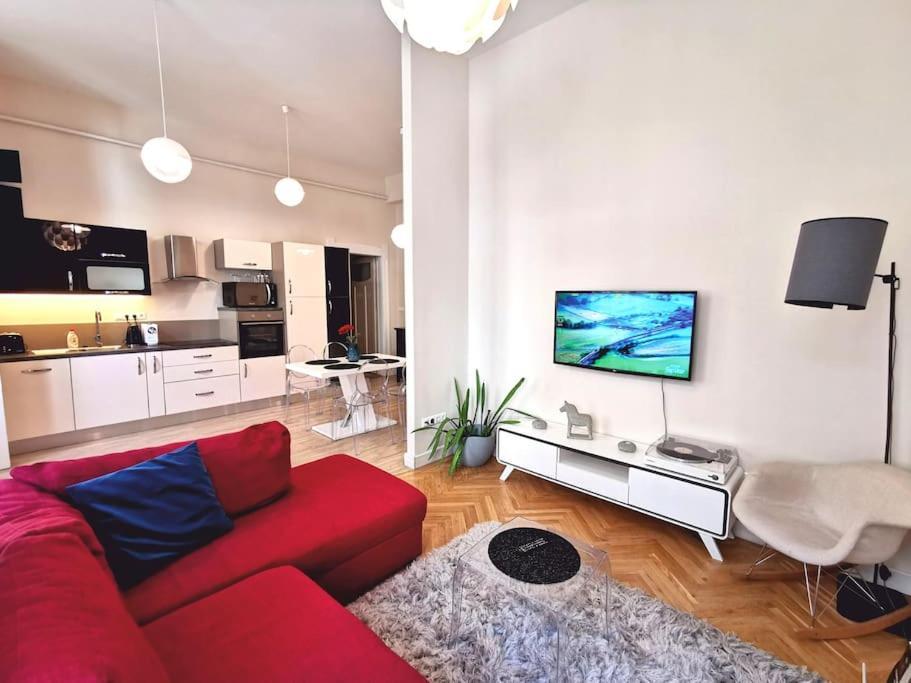 Luxury Apartment Near Astoria With Ac Boedapest Buitenkant foto